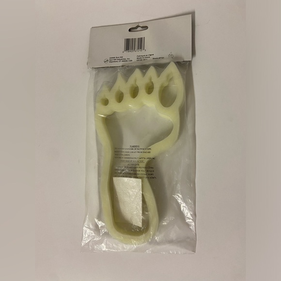 Sun Hill Glow In The Dark Monster Footprints Decor Vintage Halloween Prop Set 10 - Picture 3 of 5